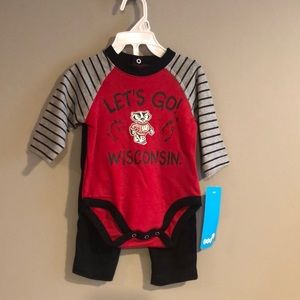 Wisconsin Badgers Long Sleeve Creeper and Pants 2pc set. NWT 0/3month